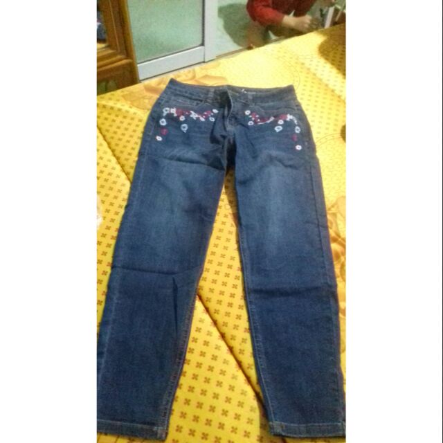 Quần jeans thêu mua của shop Lavie_9
