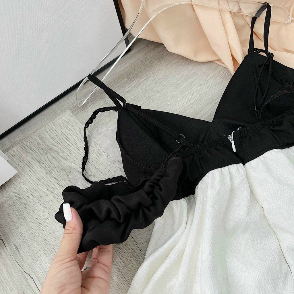 Đầm Xòe Dây Phối Ren Đen Trắng Xinh Xắn Có Mút Ngực