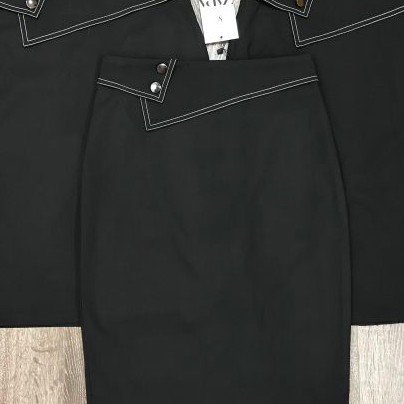 Chân váy bút chì vạt chéo cúc ngọc Eris Siêu đẹp | BigBuy360 - bigbuy360.vn