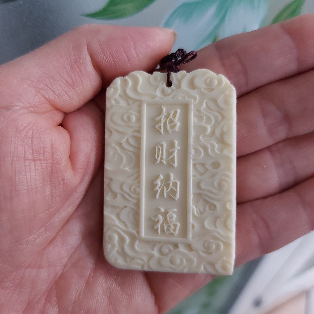 Dây chuyền Phật Quan Âm quá hải bằng quả ngà (trái dừa ngà -màu trắng ngà) - MN01 - Có kèm dây đeo