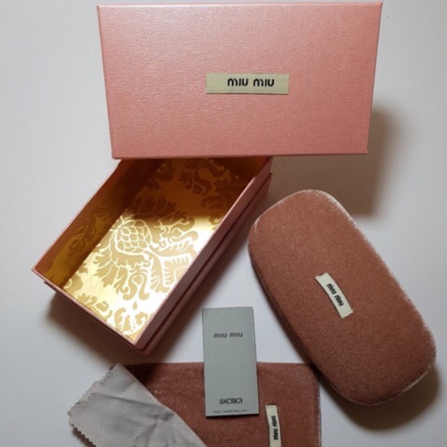 Hộp đựng mắt kính