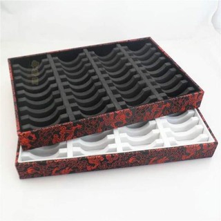 Khay lụa đựng vòng bản 40ô xếp theo size.