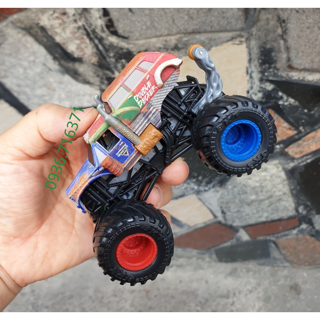 Mô hình xe tải quái vật Monter Jam MJ1 hàng Spin Master Canada