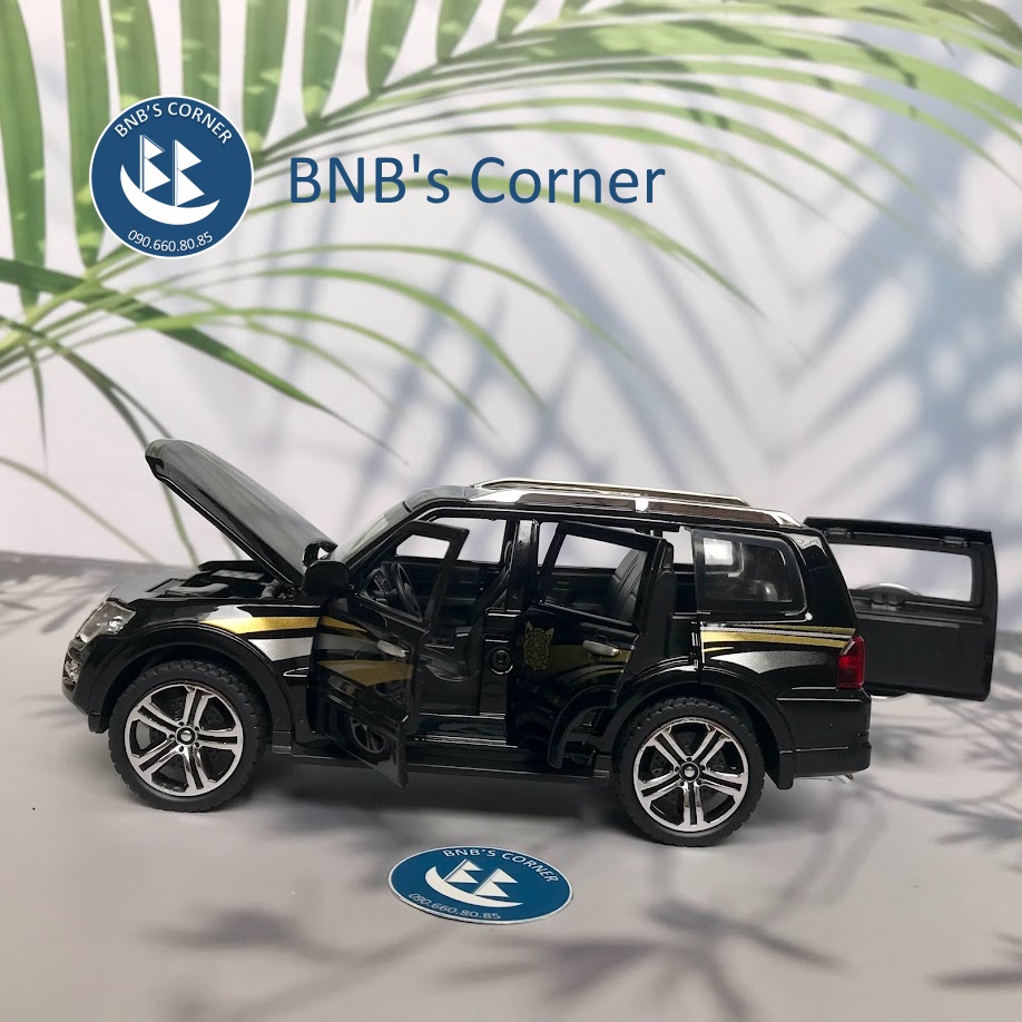 Mô hình xe 1:32 Mitsubishi Pajero