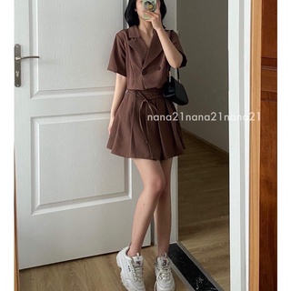 Set áo croptop và chân váy