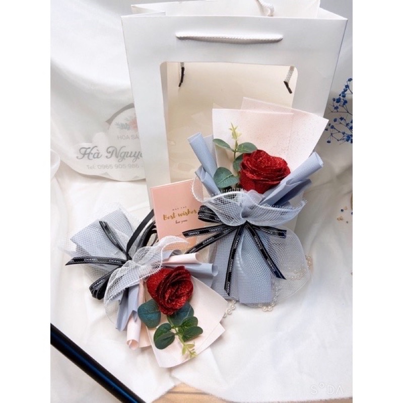 Hoa quà tặng 20/10. Bó hoa kèm túi,thiệp.