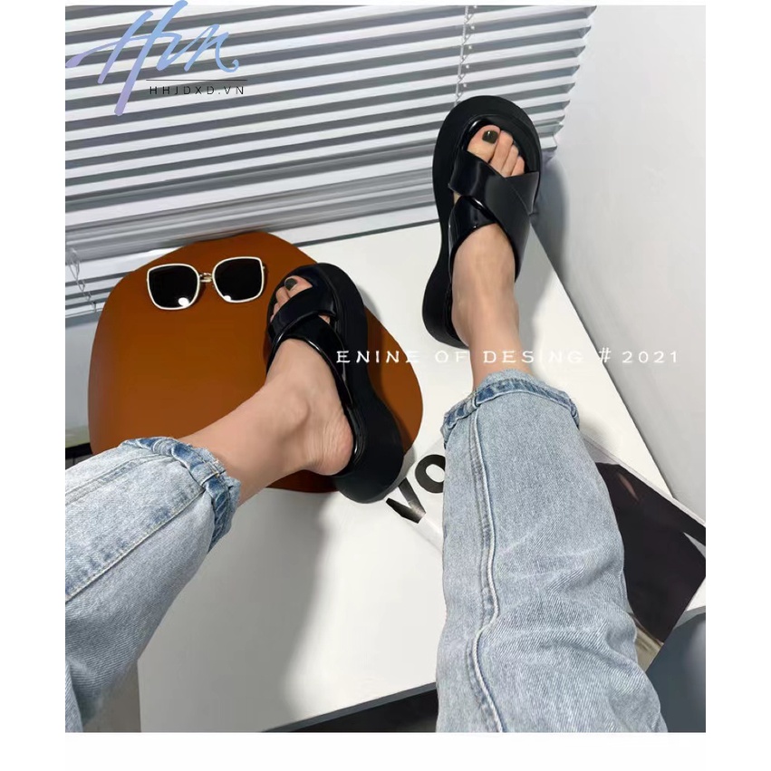 Dép nữ quai chéo đế dày thời trang mùa hè 2022