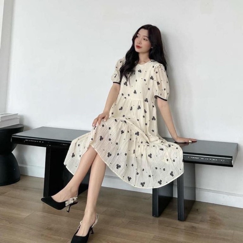 Đầm bầu dự tiệc cổ tim viền đen thời trang