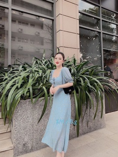 Váy hoa cổ vuông