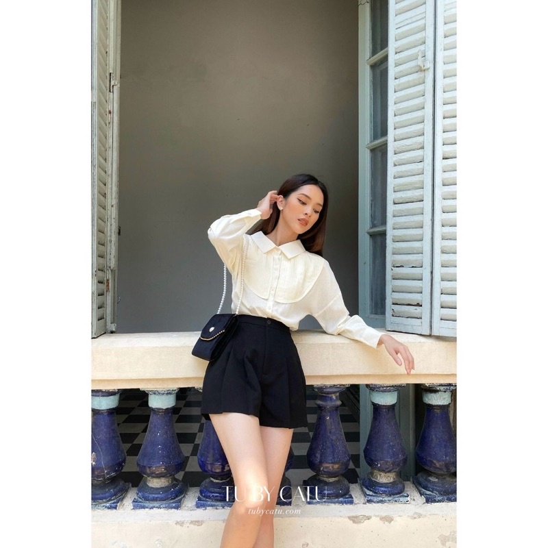 Sơ mi buộc nơ sau cổ
