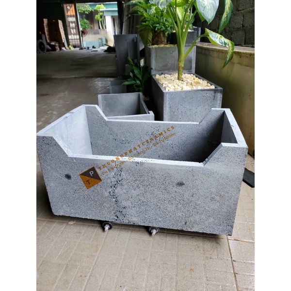 Chậu cây đột biến kích thước 30x20x30 trồng cây - chất liệu đá ong xám núi lửa