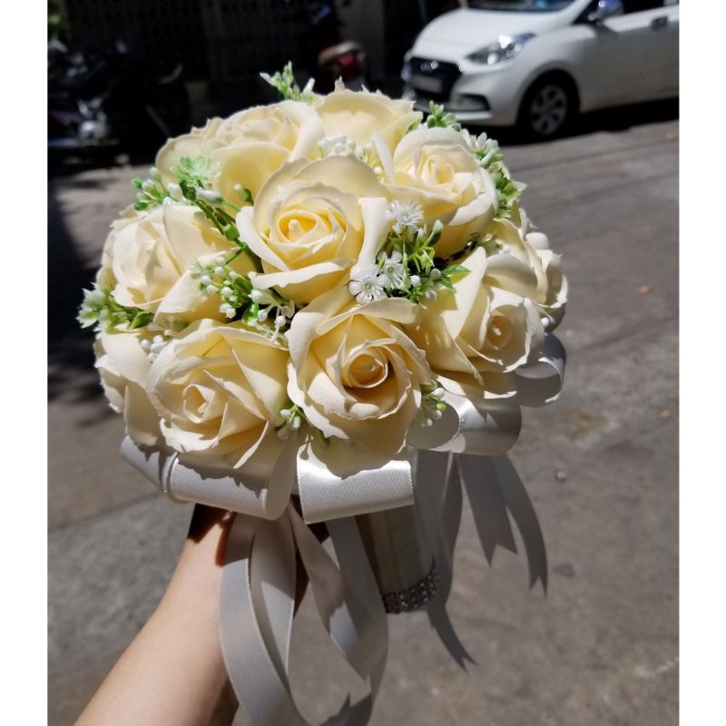Bó hoa cưới cầm tay cô dâu tặng kèm hoa chú rể mã 5