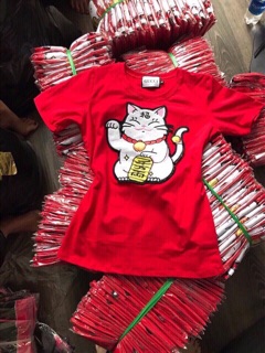 Áo thun mèo thêu
