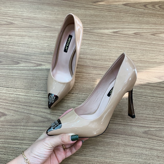 Giày mũi Bọc kim loại