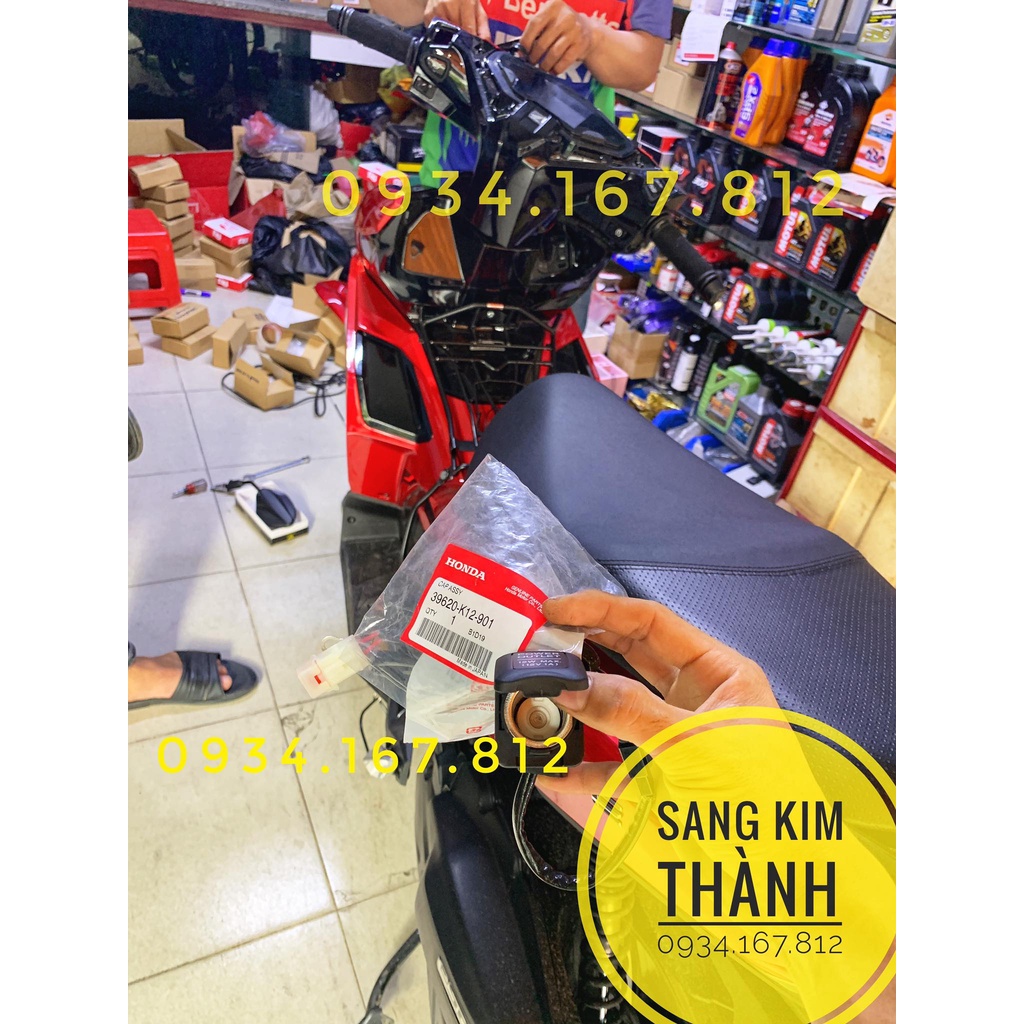 Cổng Cắm Sạc Điện Thoại Xe AIRBLADE 125 Hàng Honda Chính Hãng