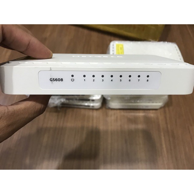 Switch netgear 8 port gigabit GS608v4 95