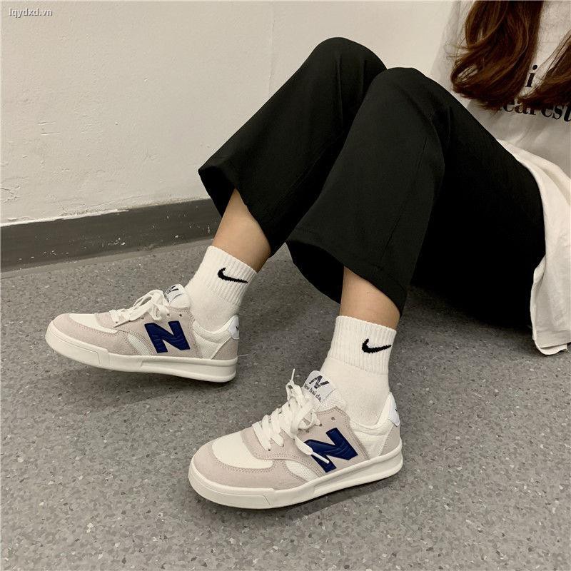 Giày thể thao thời trang phong cách Hồng Kông cổ điển năng động cho nữ