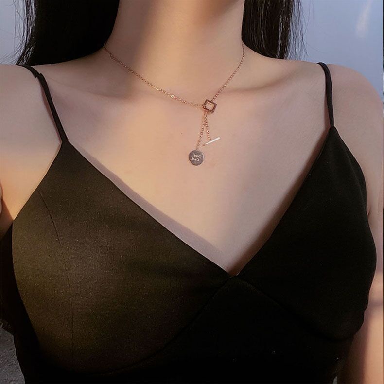Vòng cổ mặt tròn bằng thép titan màu vàng hồng kiểu dáng thanh lịch thời trang