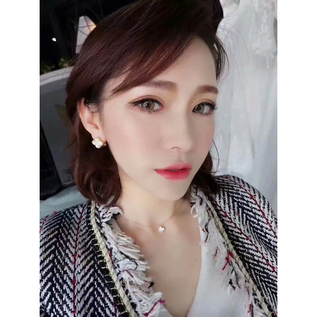 Đôi Khuyên Tai Hình Cỏ Bốn Lá Vỏ Sò