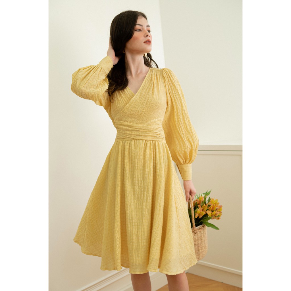 Đầm Cổ V Tay Phồng Màu Vàng EDINI - D1377 | BigBuy360 - bigbuy360.vn