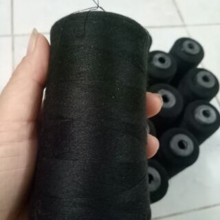 Chỉ  cotton  màu của  be bu
