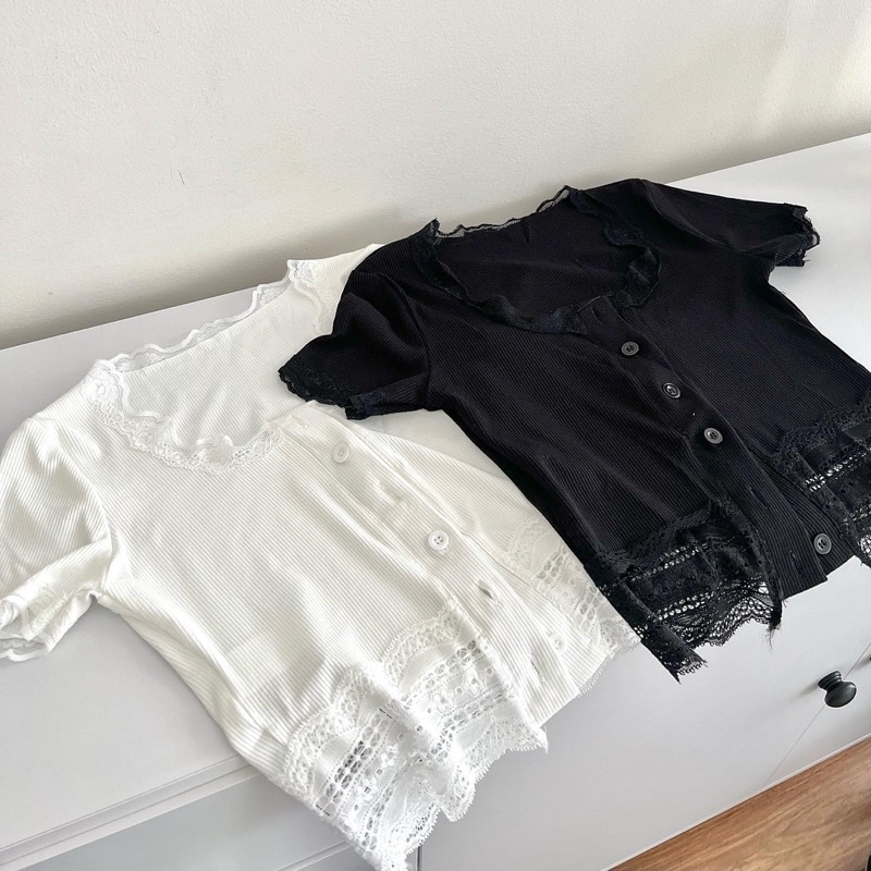 Áo croptop tay ngắn viền ren