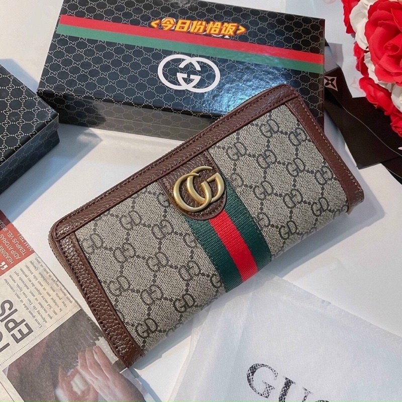 Ví CG siêu xinh kèm túi hãng và thẻ giấy