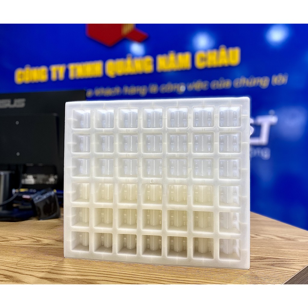 Khuôn đúc con kê bê tông S20/25 (42 viên/khuôn)