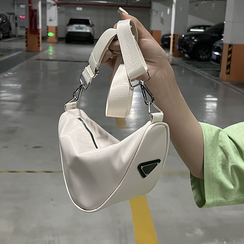 Túi Đeo Chéo Hình Tam Giác Thời Trang Mùa Hè 2022 Dành Cho Nữ
