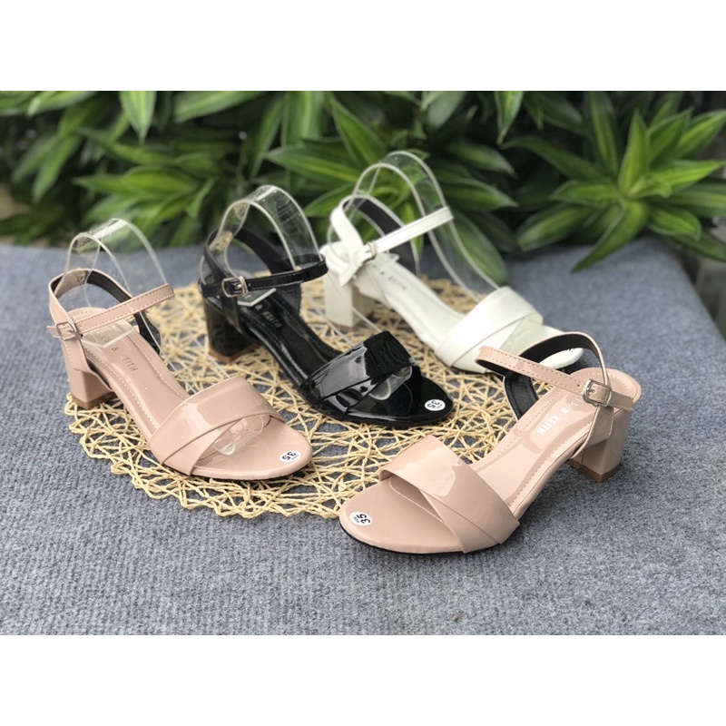 Giày sandal nữ đế trụ quai xếp