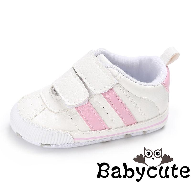 Giày thể thao khóa dán phong cách năng động dành cho các bé