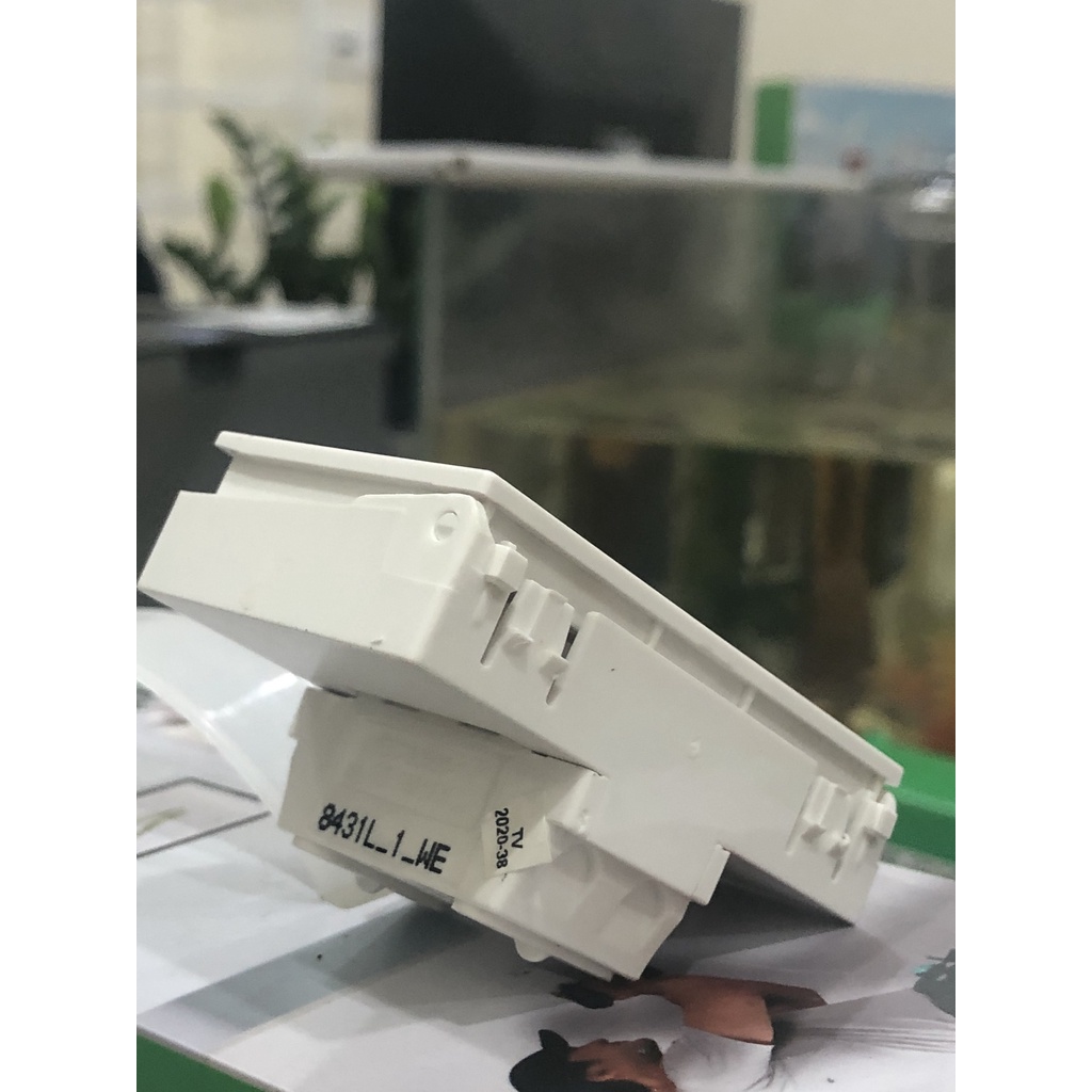 Hạt công tắc 1 chiều, 2 chiều Zencelo A Schneider 2 màu tinh tế