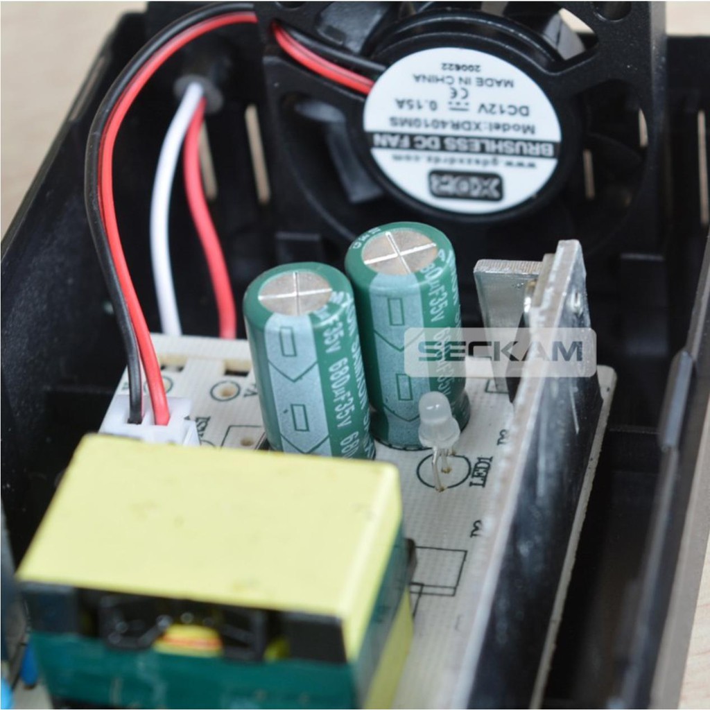 Sạc thông minh 12V 4A có quạt tản nhiệt tự ngắt khi pin đầy