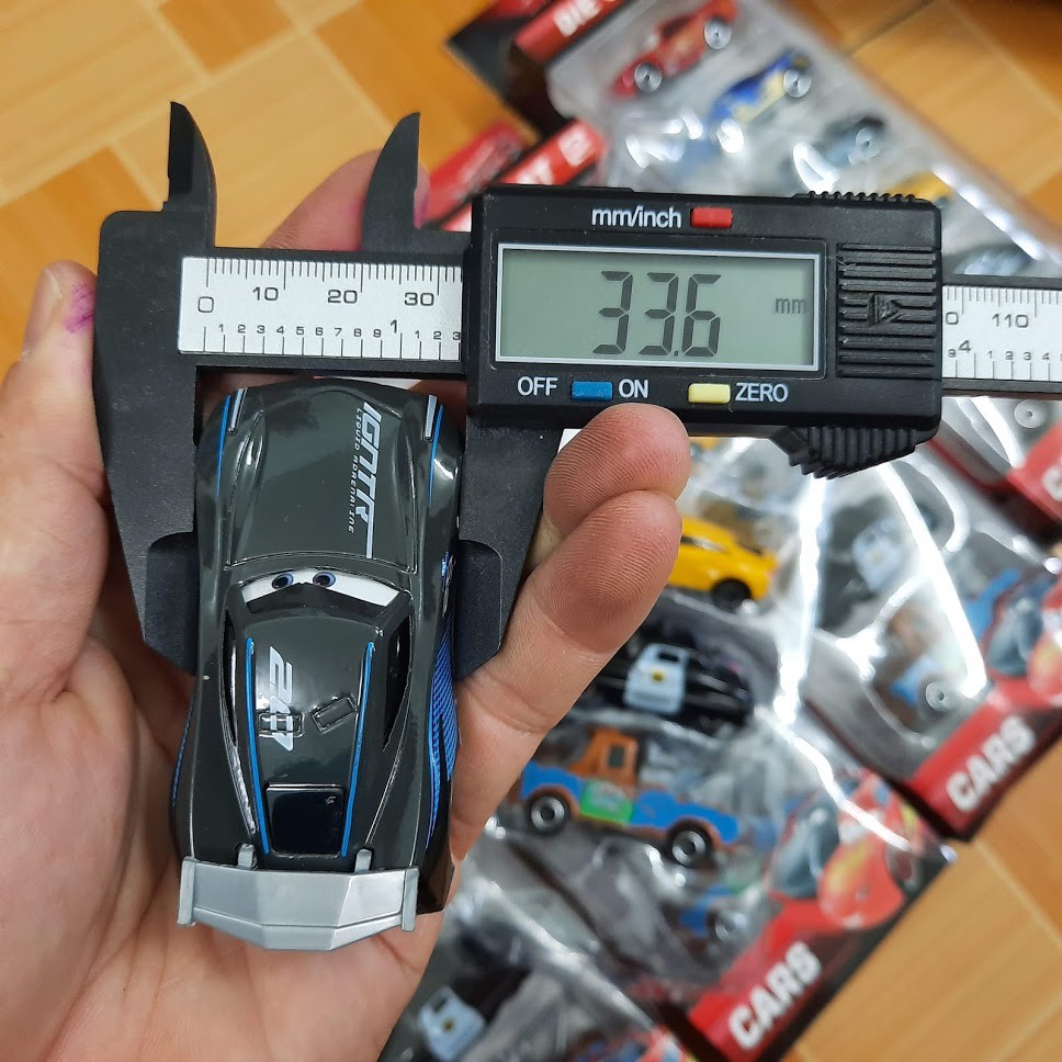 Bộ xe ô tô tải Lightening MC Queen và 6 xe car 3 mini bằng hợp kim đồ chơi trẻ em