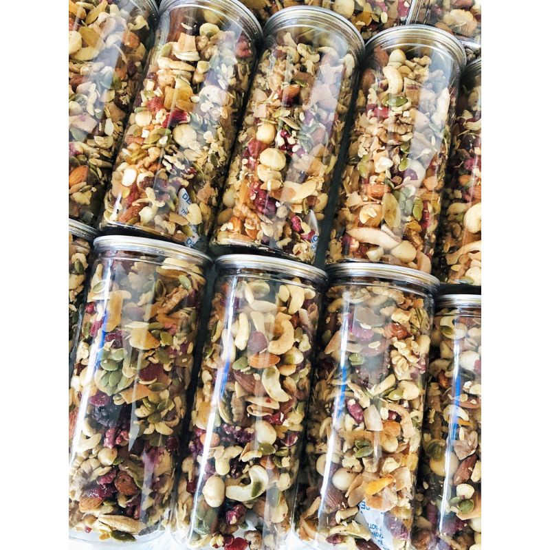 Granola siêu hạt gồm 12 hạt giàu dinh dưỡng như macca ,óc chó đỏ, vàng ,nam việt quất eat clean &amp; healthy hộp 500gr