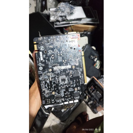 card màn hình gtx 950 giga 2gd5 chơi games