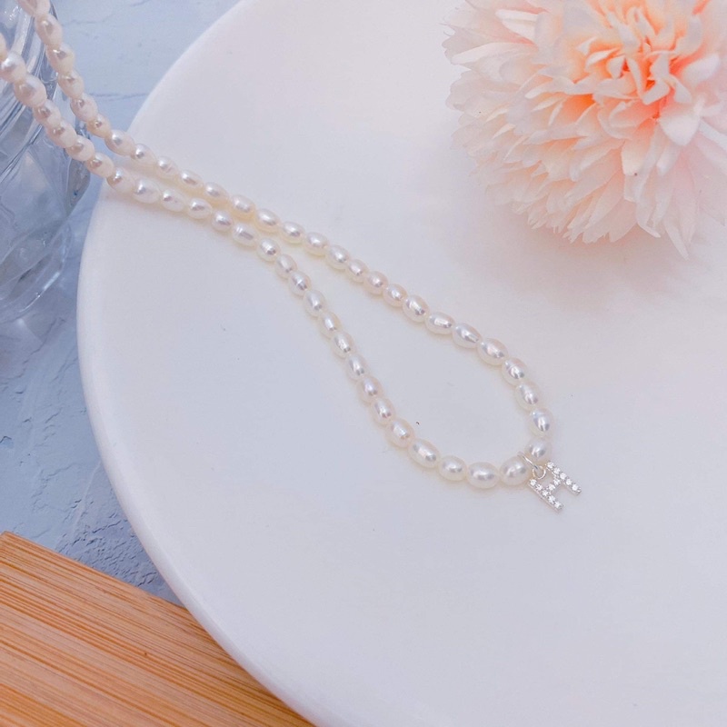 Dây Chuyền Nữ Dáng Choker Trai Nuôi mini sz 7-8li Kèm Mặt Tên Chữ Cái Bạc mix Tuỳ Ý - Trang sức Vàng Bạc Hoà Thảo HTJ