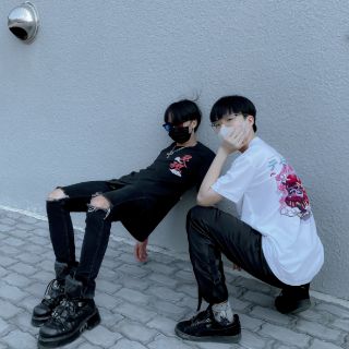 [TIRAMISU NEKO] DARUMEO - ÁO THUN LẬT ĐẬT MÈO TRẮNG