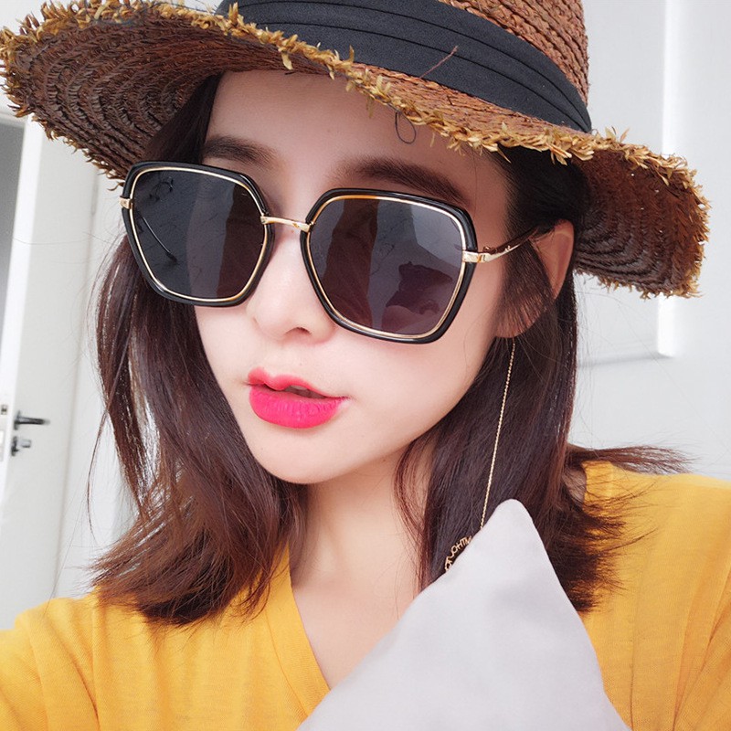 Mắt kính nữ thời trang sành điệu giúp bảo vệ mắt | BigBuy360 - bigbuy360.vn