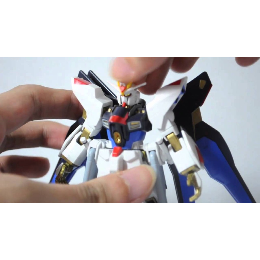 Mô hình lắp ráp Gundam Bandai 1/144 HG Gundam Seed 34 Strike Freedom - GDC