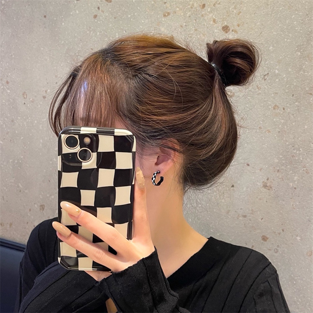 Khuyên Tai Dáng Chữ c Họa Tiết Bàn Cờ Trắng Đen Phong Cách retro Thời Trang Cho Nữ