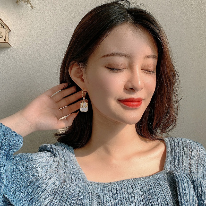 Khuyên tai thiết kế phong cách Hàn Quốc cho nữ