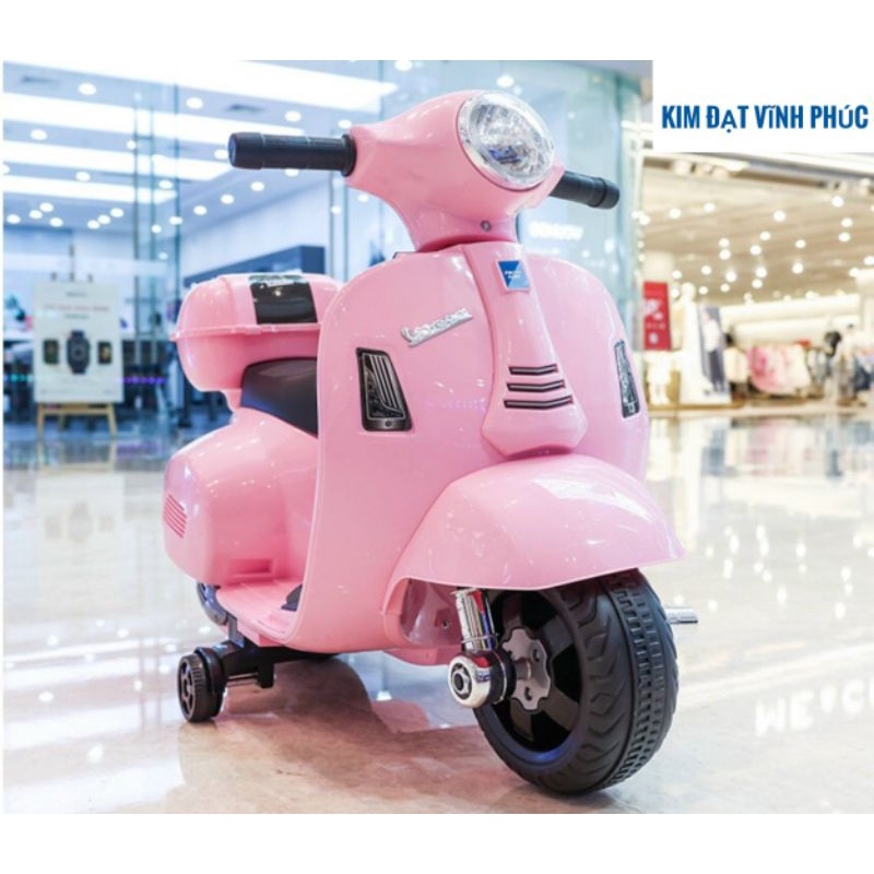 xe điện vespa cho bé , xe máy điện có chân ga và giỏ xe