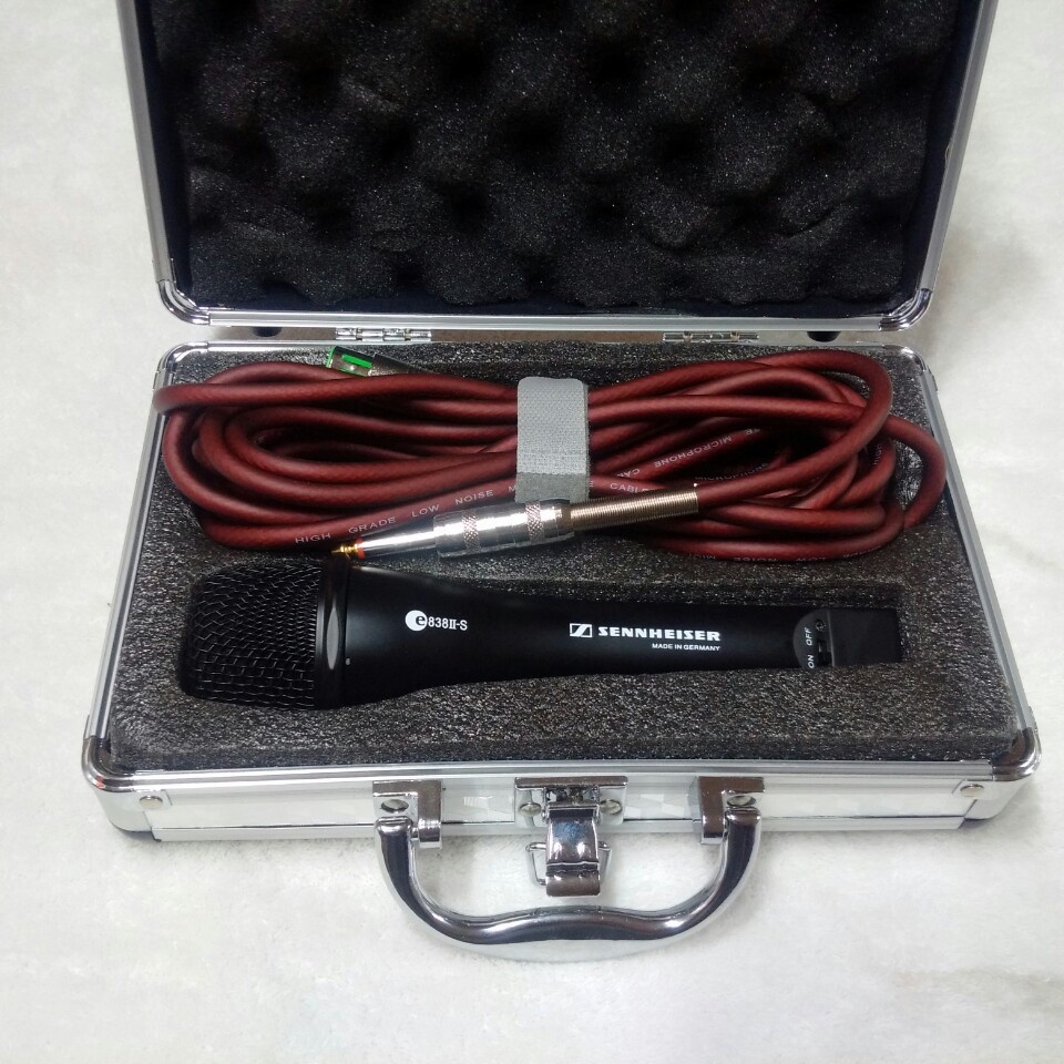 Micro Có Dây cao cấp Sennheiser 838 hát karaoke gia đình