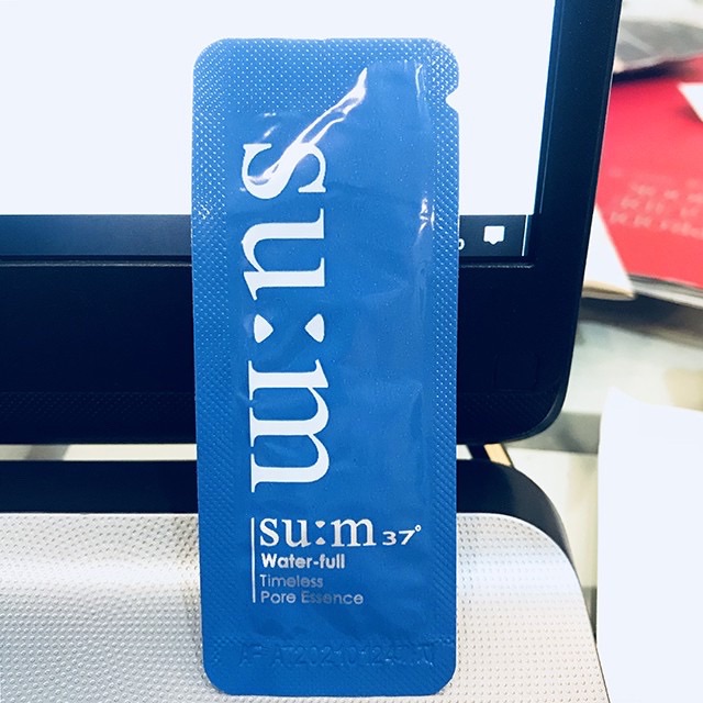 [ MUA 10 GÓI TẶNG 1 KEM NỀN VDL] Tinh Chất Se khít lỗ chân lông Su:m37 Water-Full Timeless Pore Essence gói 1ml | BigBuy360 - bigbuy360.vn