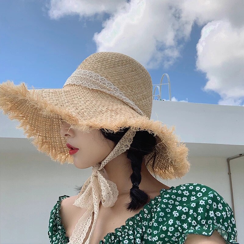 Mũ cói đi biển - RAFFIA Straw mềm - vành rộng viền tua - thắt dây ren trắng