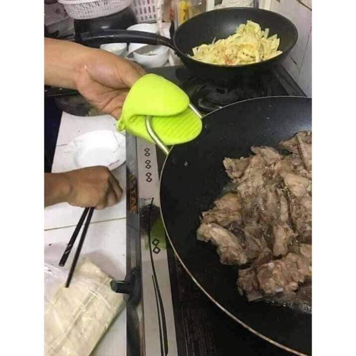 Set 2 miếng lót tay bắc nồi silicon cách nhiệt an toàn siêu bền nhấc nồi dễ dàng ( tuyển khách sỉ)