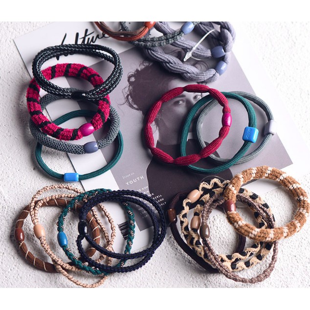 Combo 20 cột tóc đủ mẫu đủ màu ngẫu nhiên. Giá chỉ 55k/20 cái. Hàng luôn có sẵn rất đẹp.