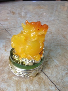 Tỳ hưu màu vàng