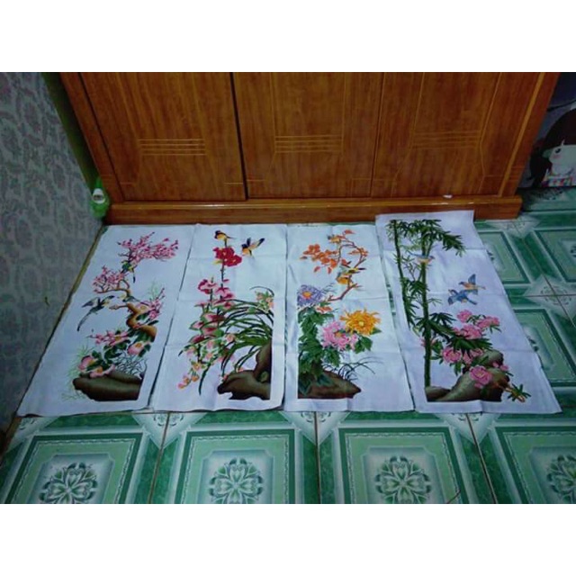 Tứ quý đã thêu